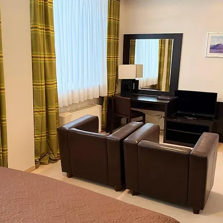 Aston 3* Μπρατισλάβα